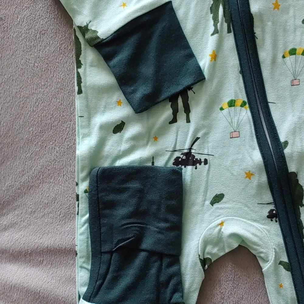 BNWT Unbranded Military Print Newborn Gender Neutral Zippy Bamboo - Picture 2 of 3